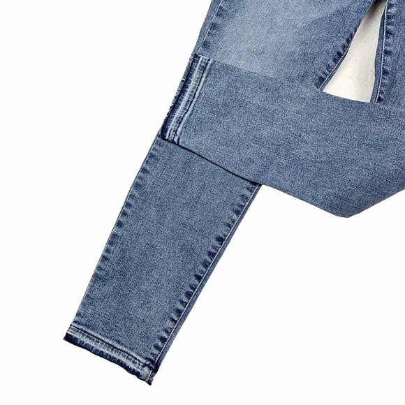 NWT GAP High Rise Jeans - Picture 3 of 5